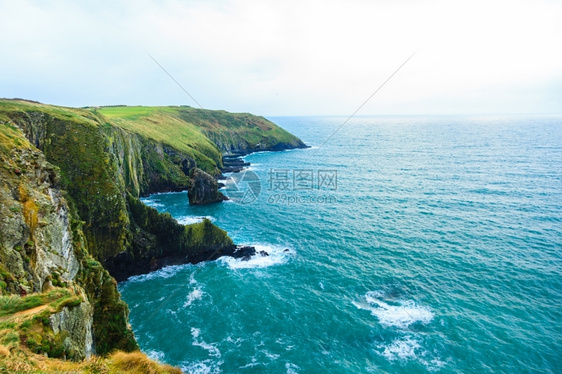 爱尔兰的风景海岸线亚特兰海滨岩石岸景色爱尔兰欧洲科克县图片