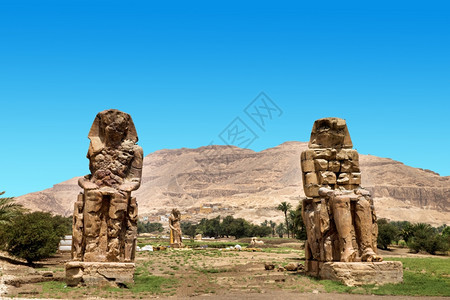 埃及卢克索巨大雕像的盛Memnon巨雕像图片
