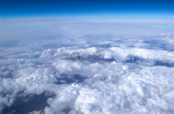 空中天和云层背景图片