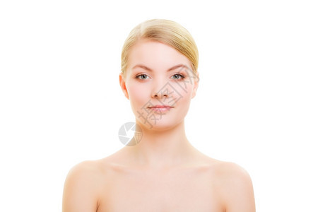 金发女孩的肖像天然化妆品与白色隔绝年轻女面孔健康纯洁女美貌和皮肤护理图片