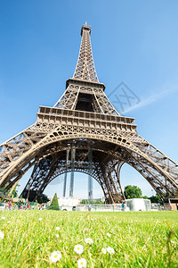 Eiffel铁塔蓝色天空法国巴黎图片