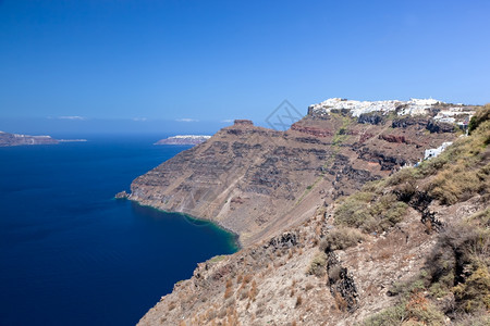 希腊圣托里尼岛卡路德拉最高悬崖上的伊梅罗维格利镇图片