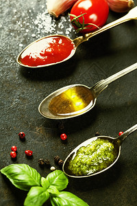 番茄酱橄榄油和害虫意大利传统烹饪图片