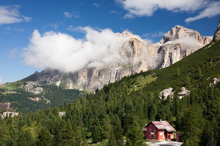 阿尔卑斯山地貌意大利多洛米人图片