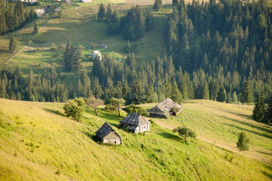 阳光山区农村景观图片