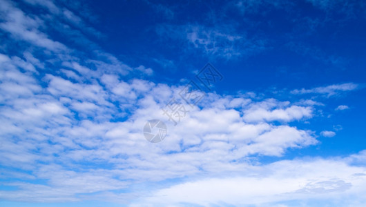 阴天,背景-阴天,摄影图片-蓝色天空中的白毛云图片-摄图网