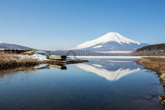 冬季亚马纳卡湖IcedYamanakaIcedFuji山图片