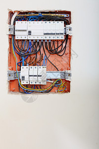 电气安装关闭配有电线引信和接触器的电板配箱图片
