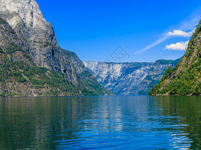 挪威斯堪的纳维亚山区和fjordSognefjord挪威斯堪的纳维亚图片