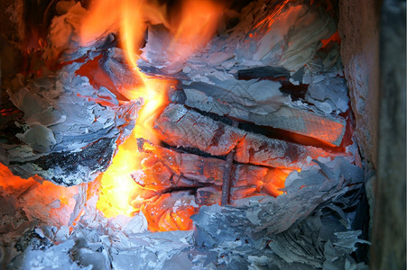 旧壁炉灶火图片