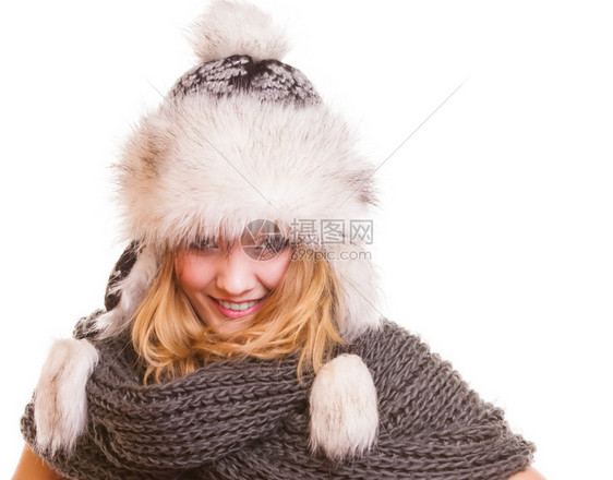 冬季时装穿暖身衣的少女穿着毛帽的年轻女子快乐图片