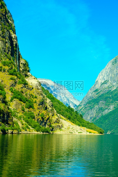 挪威斯堪的纳维亚山区和fjordSognefjord挪威斯堪的纳维亚图片