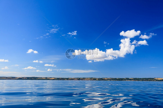 美丽的海景平面和天空静的景象自然构成风景图片