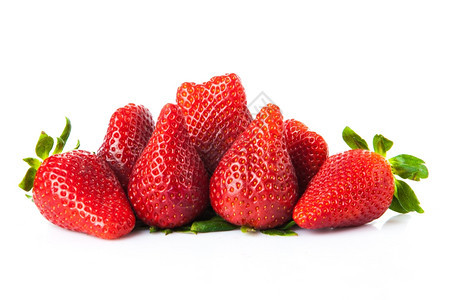 白色背景的草莓图片