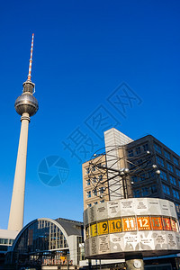 德国柏林亚历山大广场火车站Tv塔和世界时钟图片