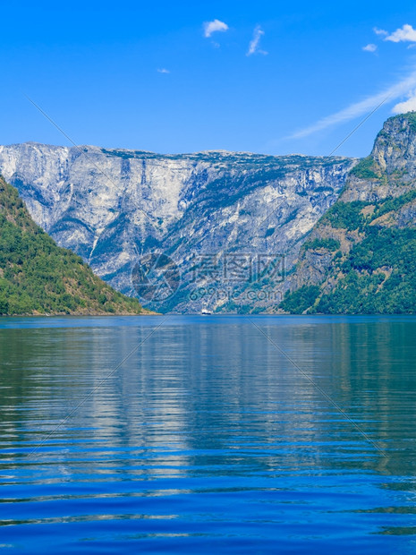 挪威斯堪的纳维亚山区和fjordSognefjord挪威斯堪的纳维亚图片