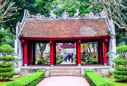 这是越南河内第一所大学图片素材