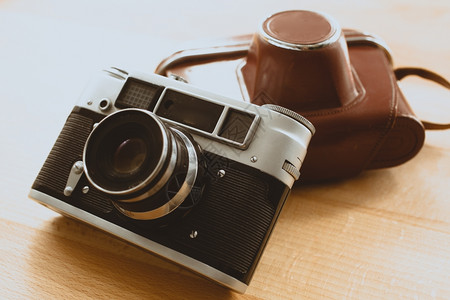 棕色皮箱反光照相机的特拍片图片