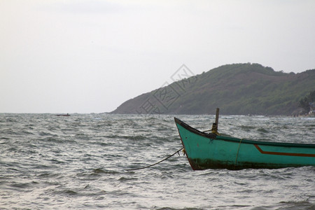 海上的老渔船印度果阿图片