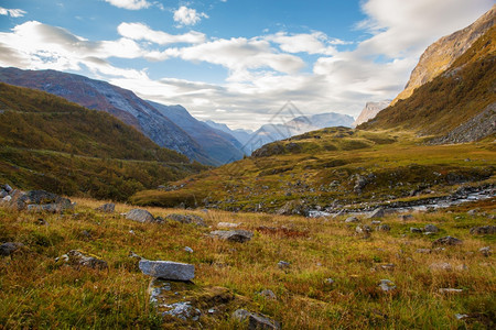 挪威靠近Geiranger的山秋季地貌图片