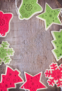餐桌上圣诞树的节装饰图片