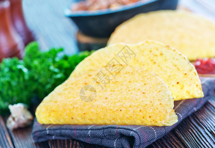 玉米饼在墨西哥黄玉米饼中空图片