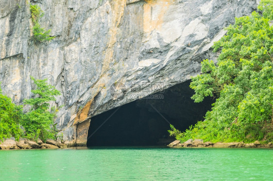 进入PhongNhaKeBang地下河洞穴Limestone和Karsts形成地教科文组织世界遗产地点越南QuangBinh图片