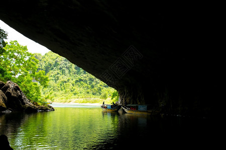 进入PhongNhaKeBang地下河洞穴Limestone和Karsts形成地教科文组织世界遗产地点越南QuangBinh图片