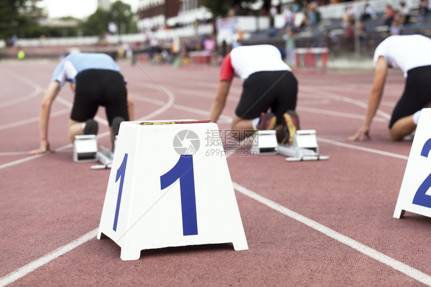 从常规赛到总决赛杜兰特和詹姆斯的关键时刻对比分析
