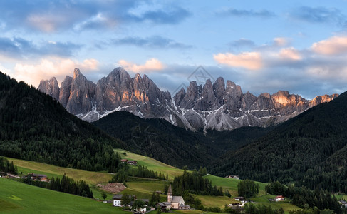 DolomitesGeislerOdleDolomites集团全景ValdiFunes意大利欧洲图片