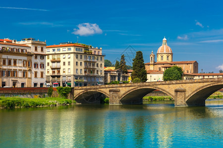 佛罗伦萨Arno河的PonteAlallaCarraia和Quay佛罗伦萨的SanFredianoCestello的SanFre图片