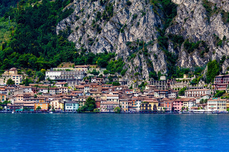 LagodiGarda加尔达湖的风景北意大利图片
