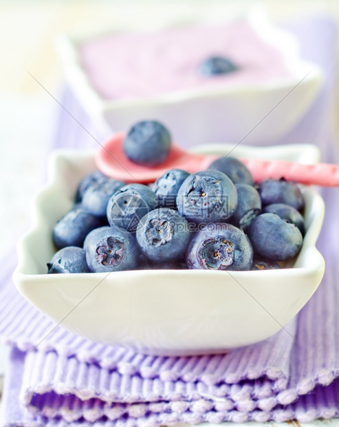 蓝莓和酸奶图片