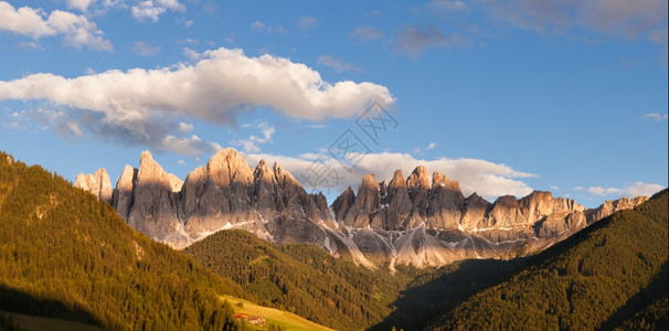 DolomitesGeislerOdleDolomites集团全景ValdiFunes意大利欧洲图片