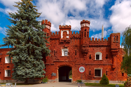 白俄罗斯布列特堡垒Kholm门外墙边图片