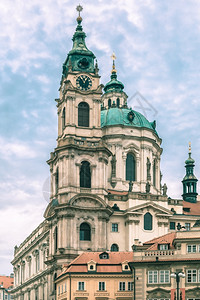圣尼古拉教堂捷克布拉格莱瑟镇广场上的巴洛克教堂图片