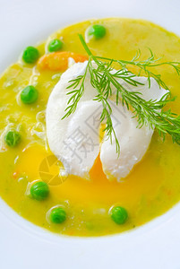 酒酿煮鸡蛋绿豆和鸡蛋浸出的新汤背景