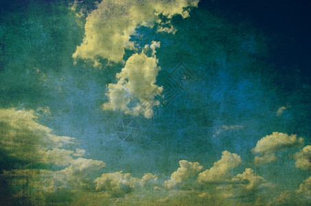云的天空背景图片