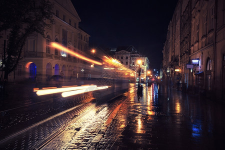 欧洲老城的交通灯图片