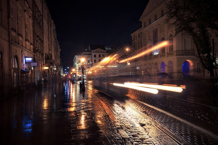 欧洲老城的交通灯图片