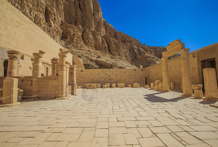 埃及卢克索附近的Hatshepsut寺庙图片