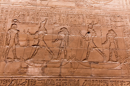 石墙上的埃及象形文字古石雕刻的埃及象形文字图片