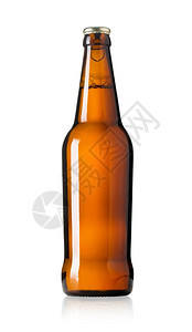 在白色背景上隔离的啤酒瓶带有剪切路径图片