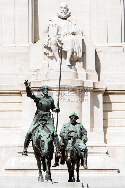 西班牙马德里广场CervantesDonQuixhote和SanchoPanza纪念碑图片
