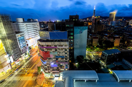 台北天际湾黄昏的空中景象台北天际湾黄昏的空中景象图片