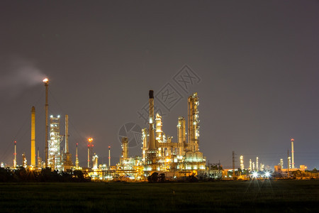 黄昏炼油厂图片