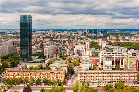 波兰华沙文化和科学宫的空中观景摩天大楼和现代城市图片