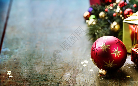木背景上的圣诞成份图片
