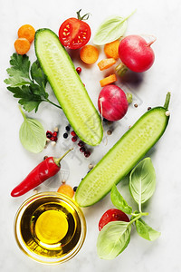 新鲜有机蔬菜生背景健康食品蔬菜用花园的新鲜收获图片
