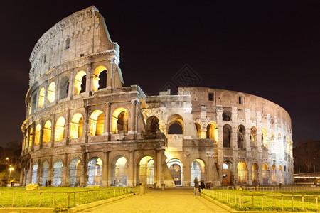 意大利罗马夜幕浩劫图片
